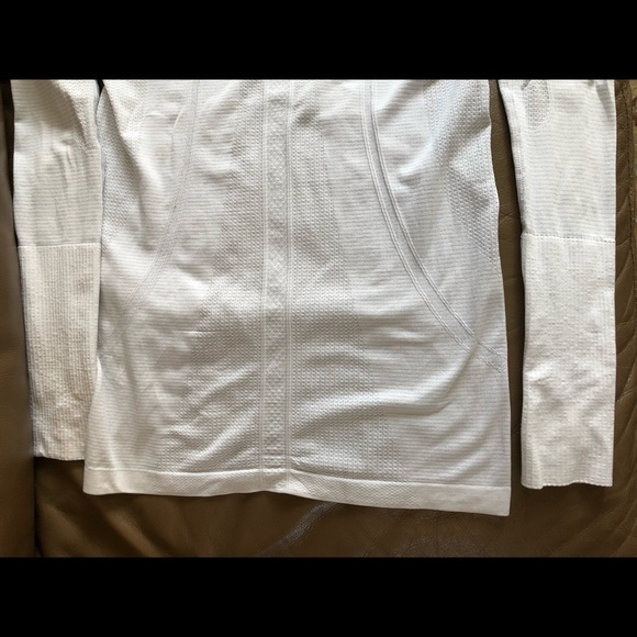 Lululemon, Women’s 6, Swiftly Tech Long Sleeve Crew, GUC - Picture 15 of 16
